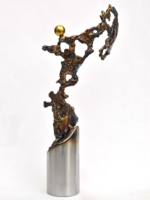 Figurative sculpture as customized corporate trophy