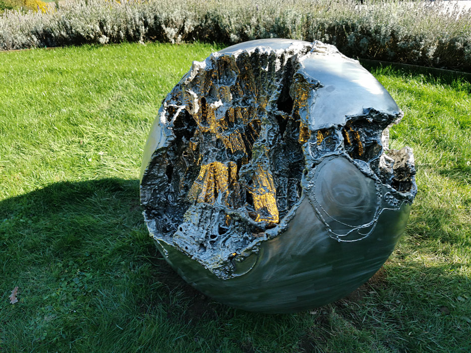 Art in the Garden, Ball Sculpture of Stainless Steel